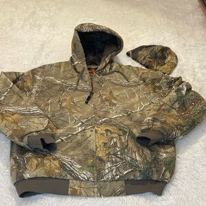 REALTREE GAME WINNER  Camouflage Outdoor GEAR COAT AND CAP. MENS SIZE M